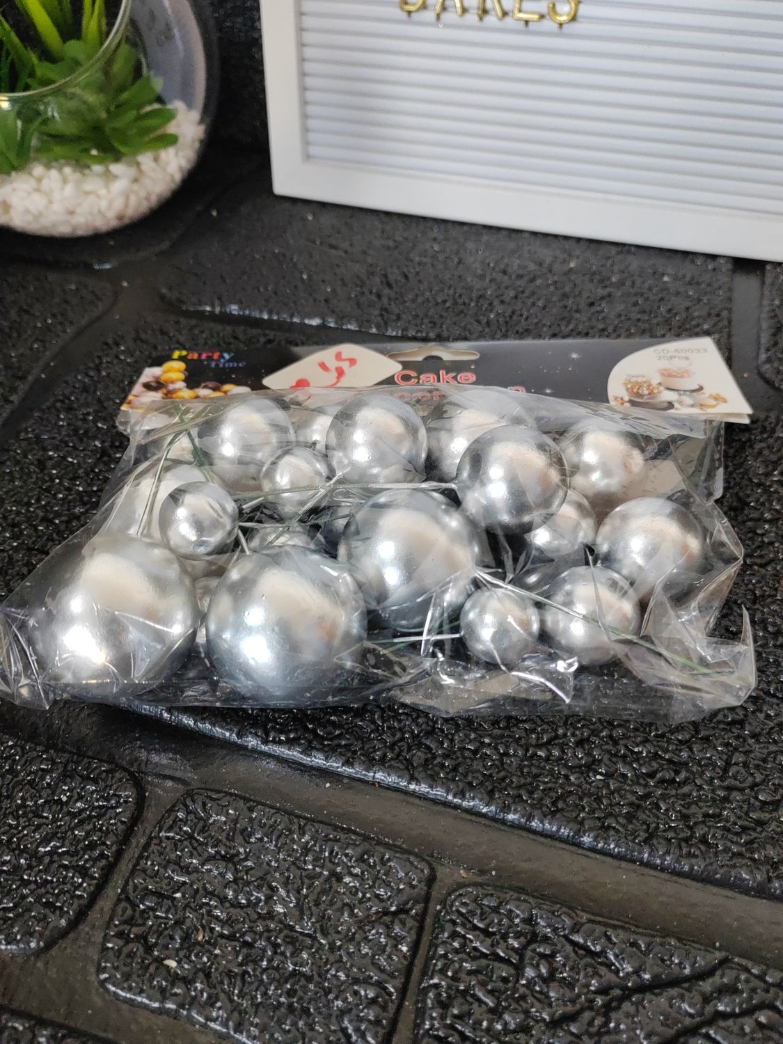 Faux balls silver shiny 