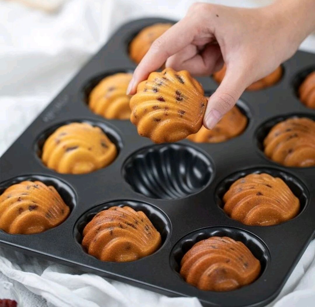 Madeleine pan non stick 12 cup pan