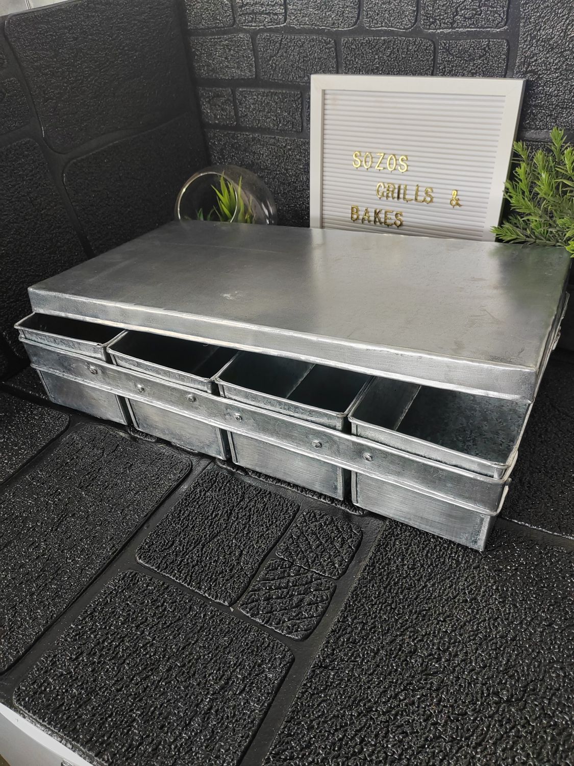 B05 Bread Pan with lids