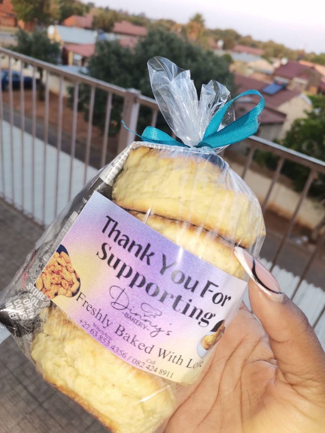 3 cakes packaging