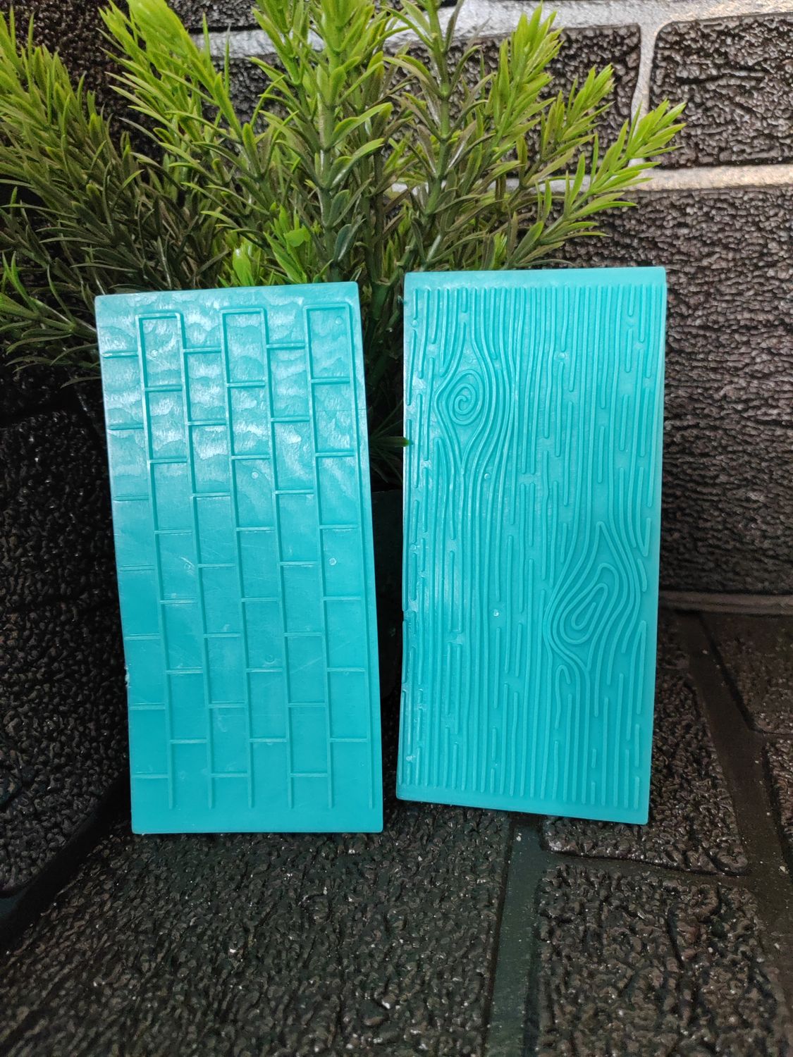 Tree &amp; Brick Mould 2pc