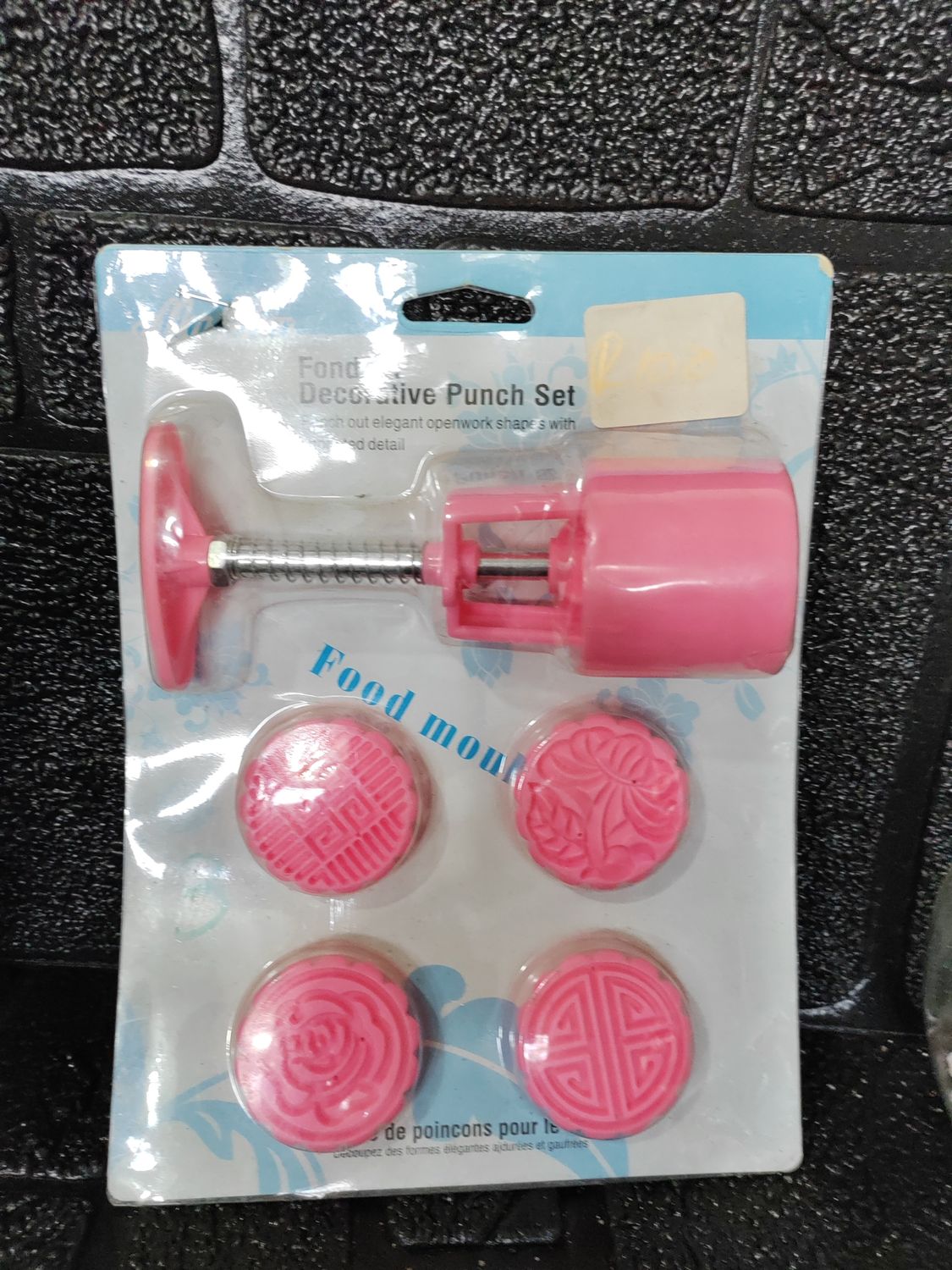 Biscuits mould