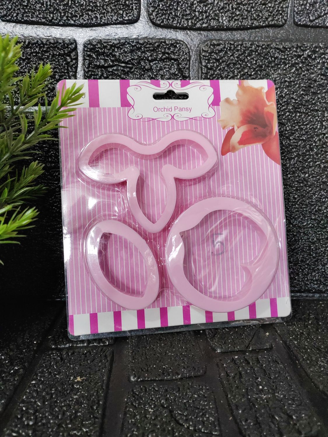 Orchid pansy cutter