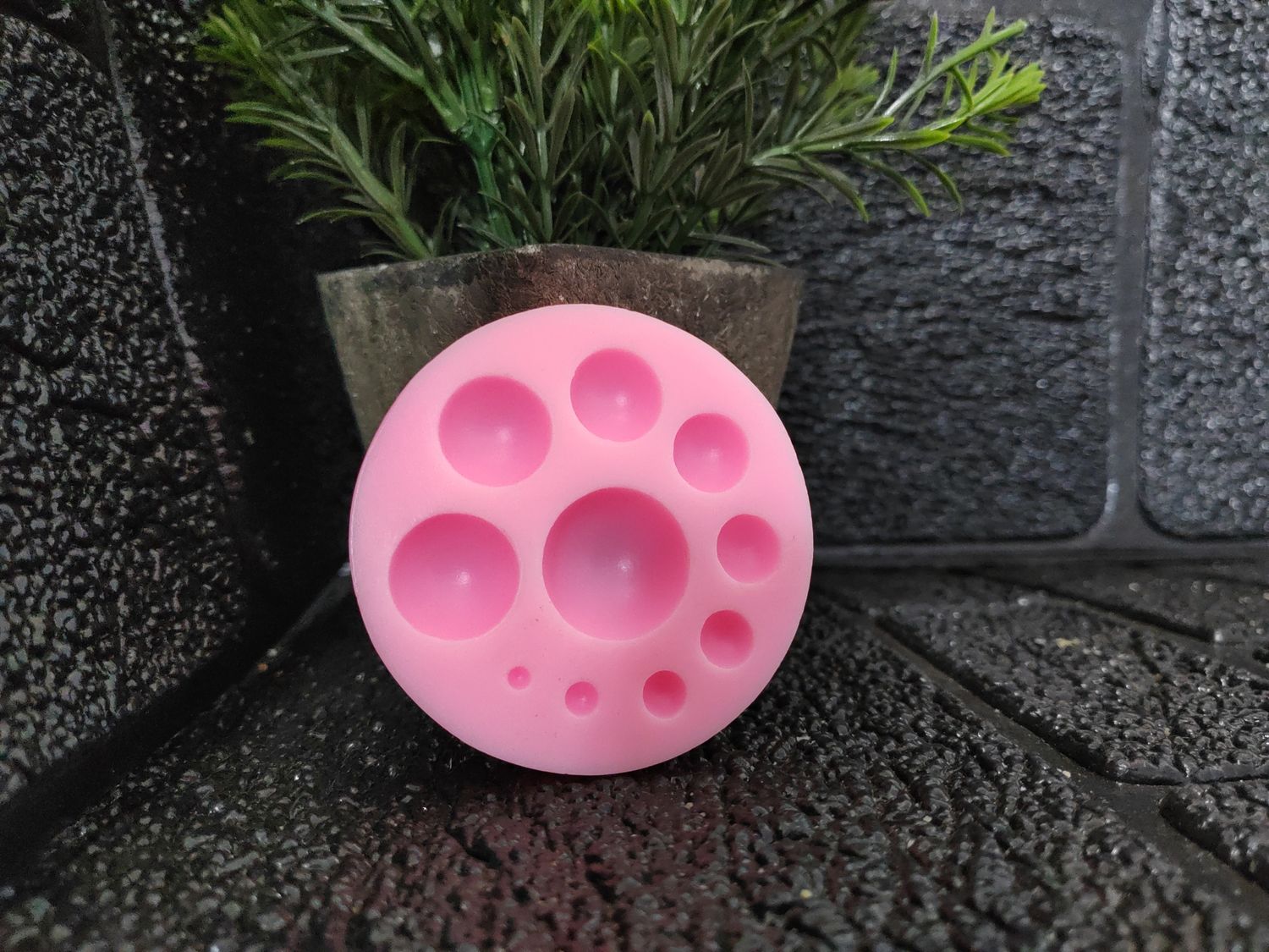 Silicone beads mould