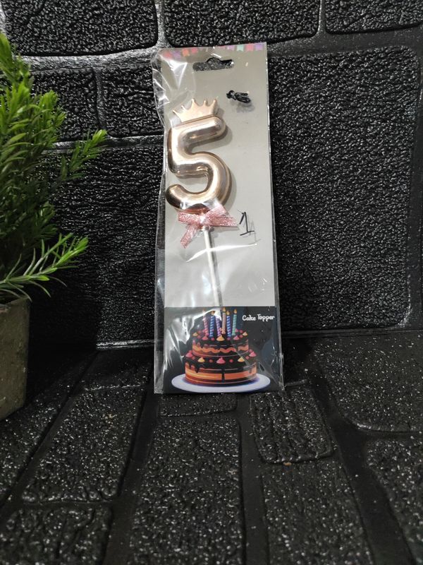 No 5 cake topper
