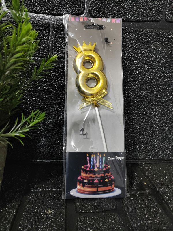 No 8 cake topper gold