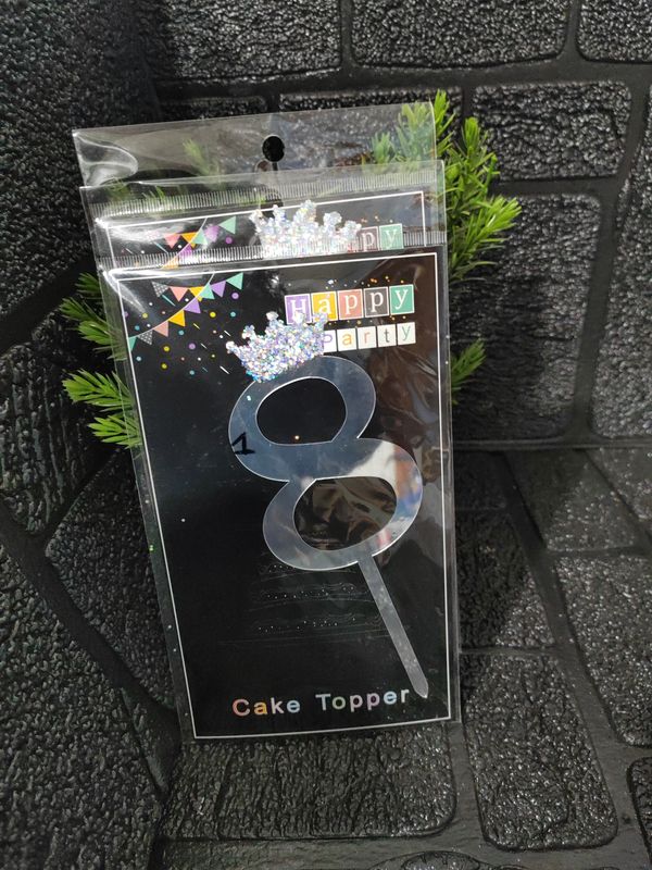 No 8 cake topper