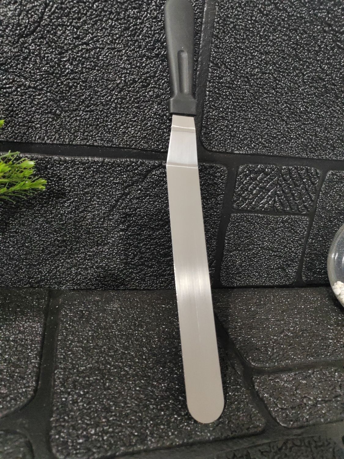 Offset pallets knife