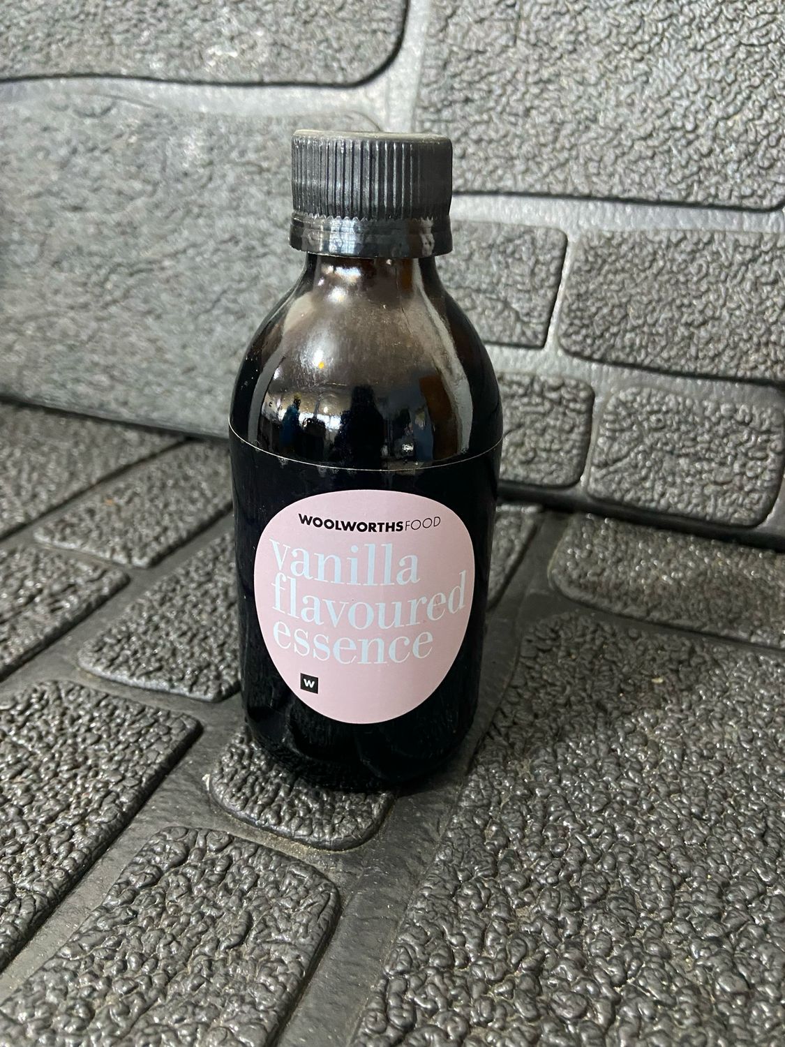Woolworth Vanilla Flavoured Essence 200ml