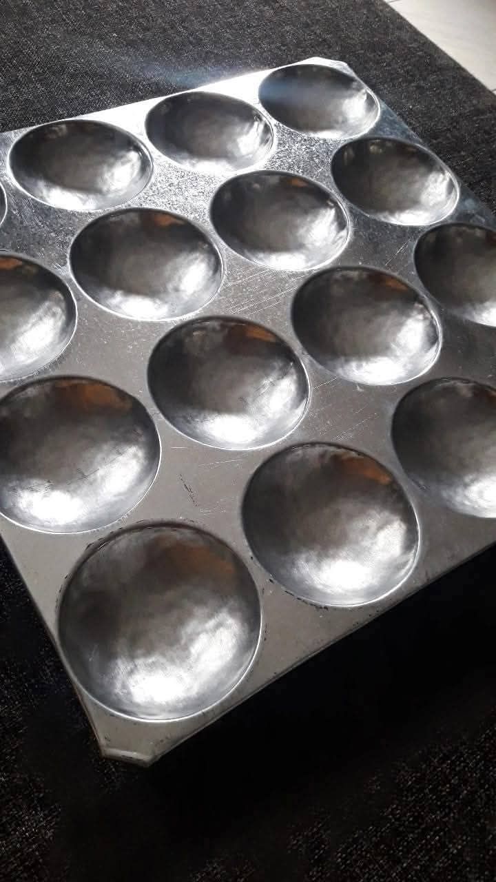 16 holes Snowball pan