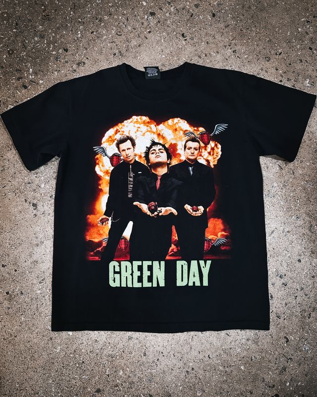 Green Day **SUPER RARE** Y2K American Idiot Tshirt, Large