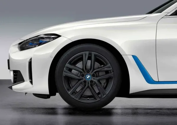 18&quot; Winterkompletträder BMW Doppelspeiche 853 - 4er Gran Coupe G26 / i4 G26 Preis Pro Rad