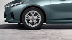 BMW 17" Winterkompletträder Y-Speiche 972 - 1er F70 / 2er F74 Gran Coupe