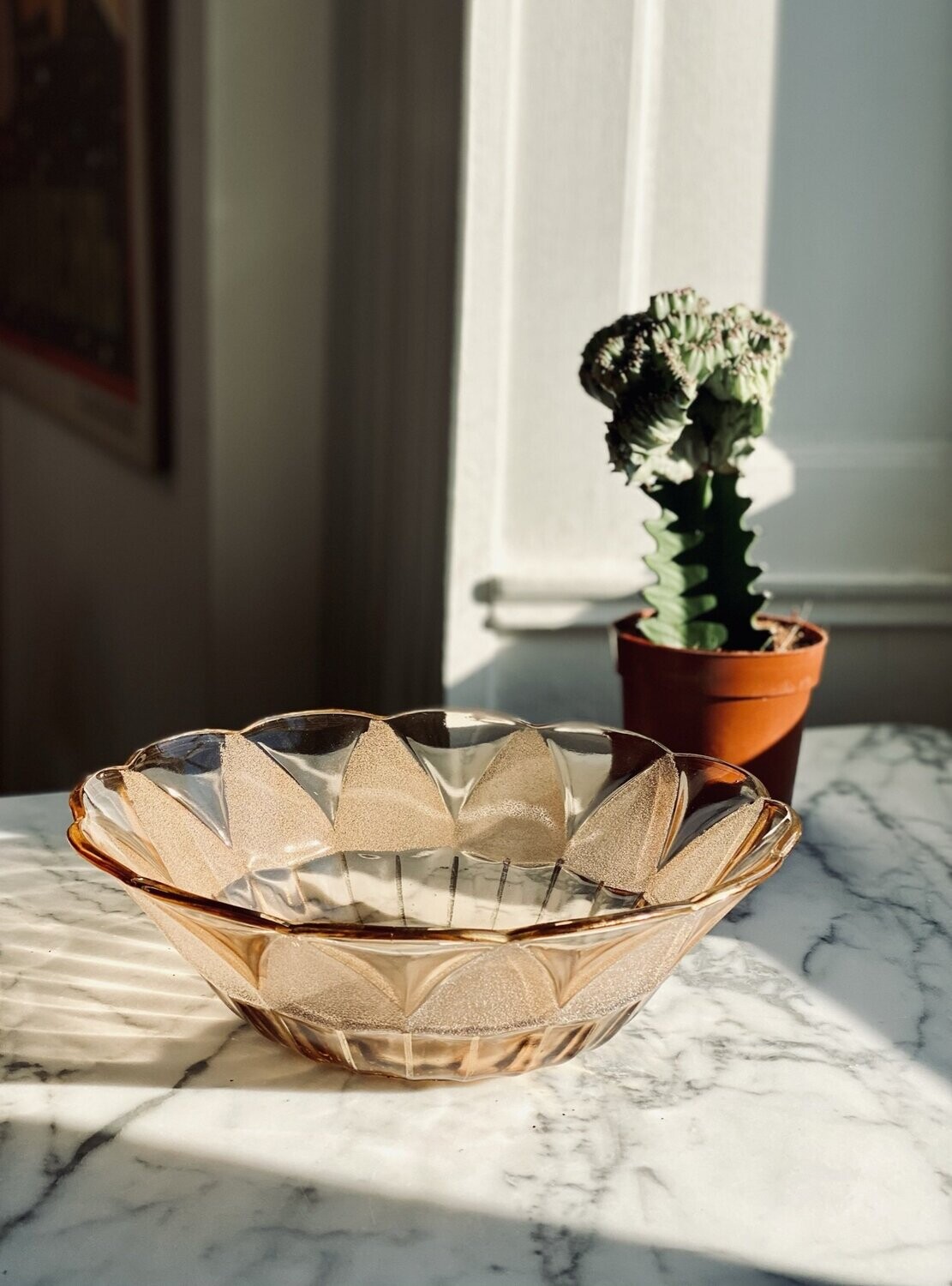 Saladier en verre rose