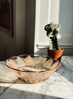 Saladier en verre rose