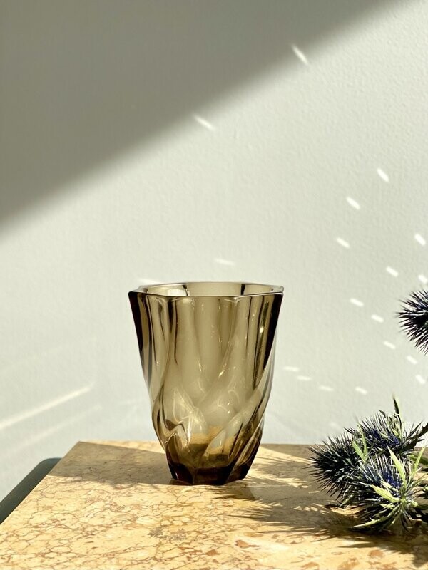 Vase en verre fumé