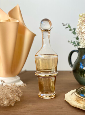 Carafe en verre - décors ambrés / dorés