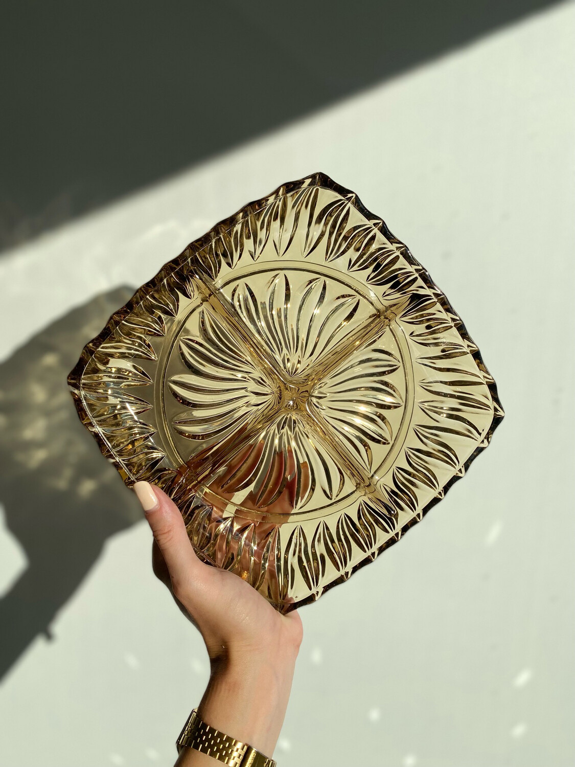 Plat vintage en verre fumé
