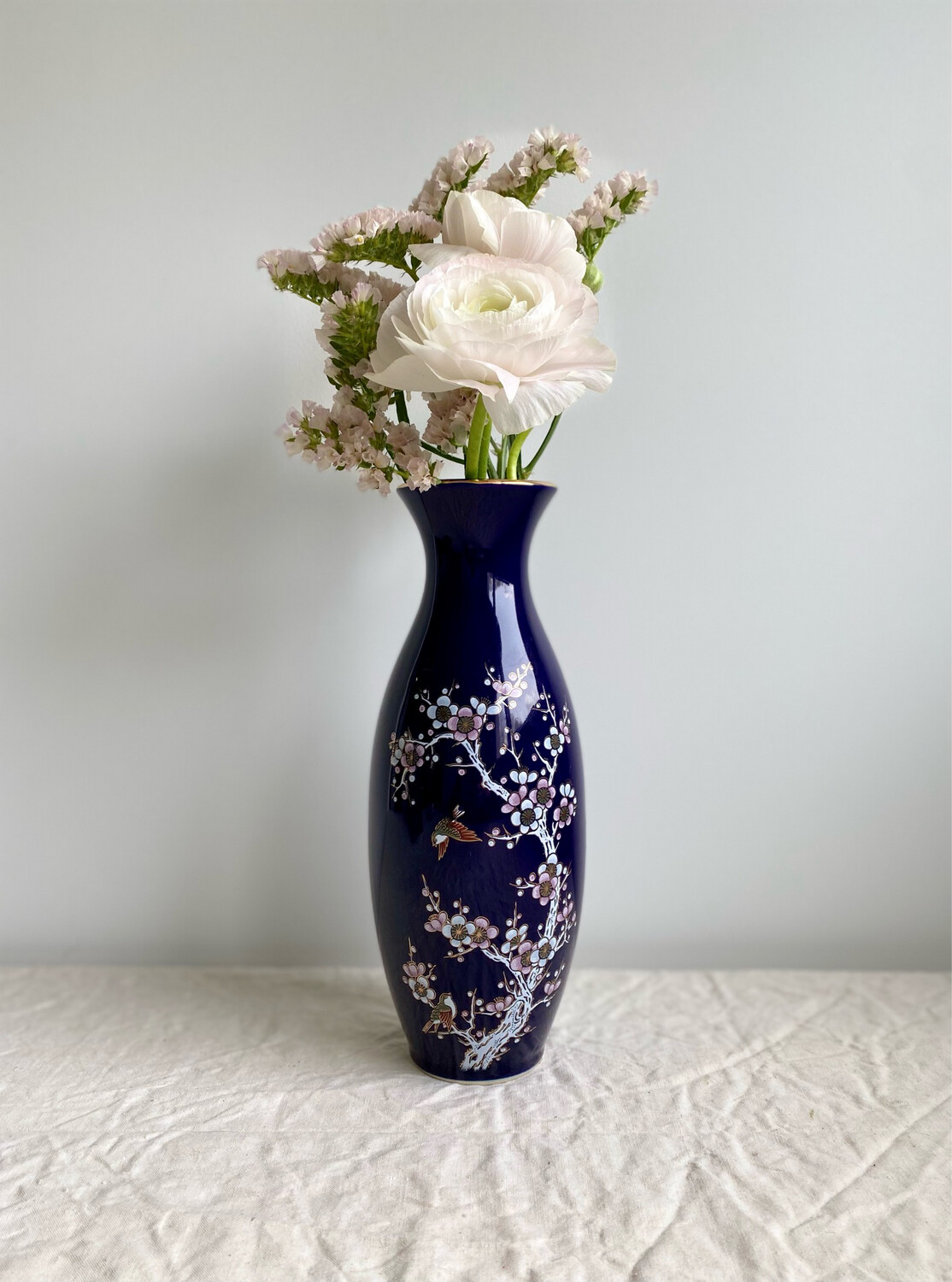 Vase with floral pattern - Collections - ARTIST - Günhan Bozkurt