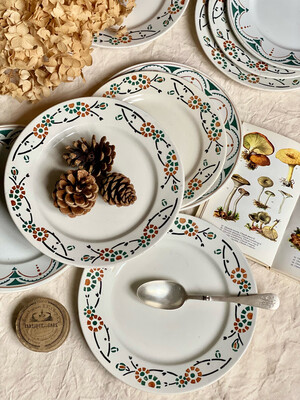 29 assiettes 1940s - Gien