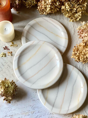 Trio d’assiettes effet marbre