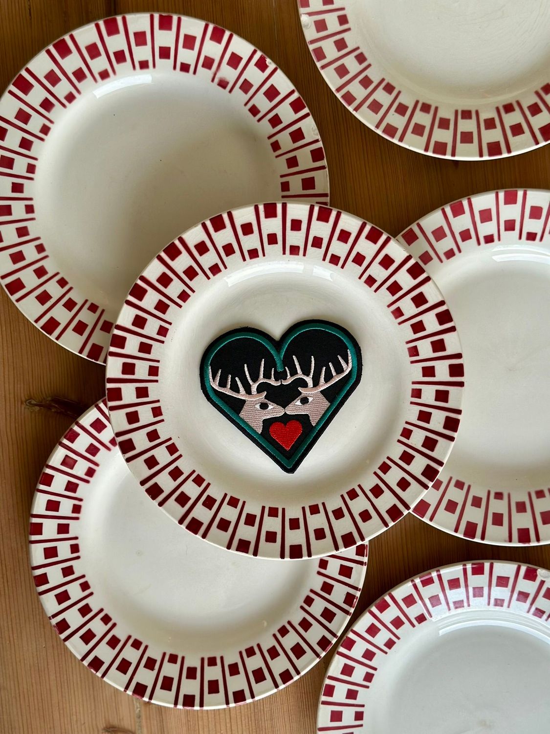 6 assiettes à motifs géométriques - Digoin Sarreguemines