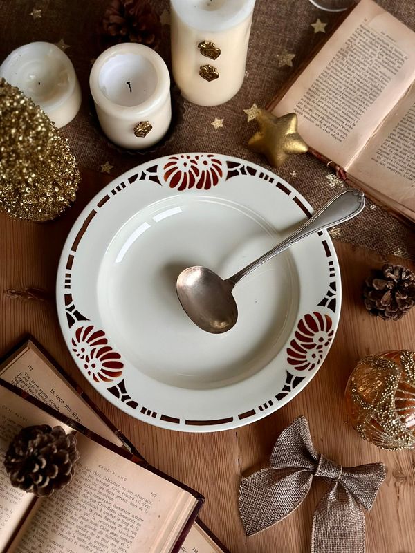 8 assiettes creuses "Odette" - Nouvelles Galeries Ennege