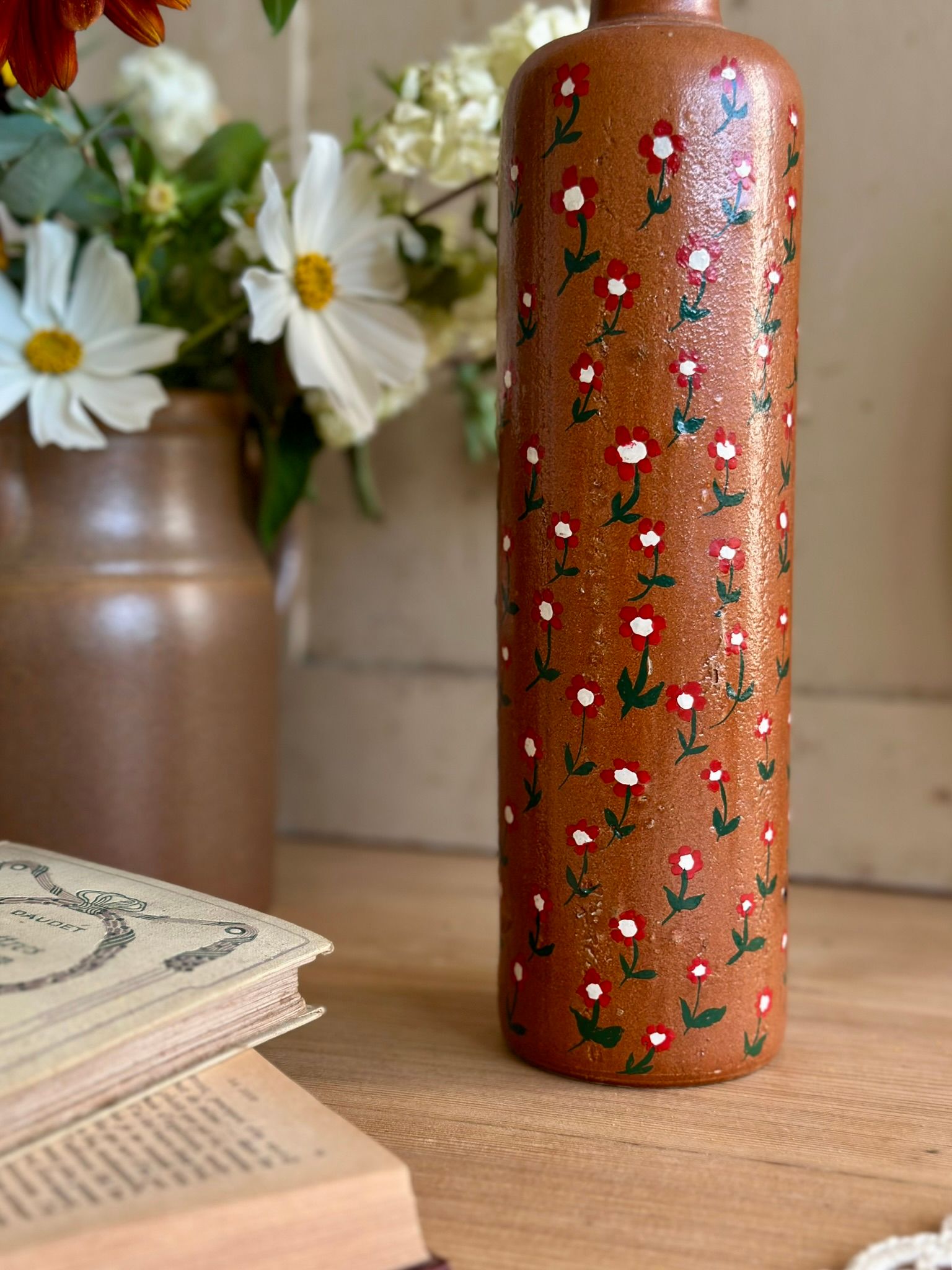 Bouteille fleurie en grès