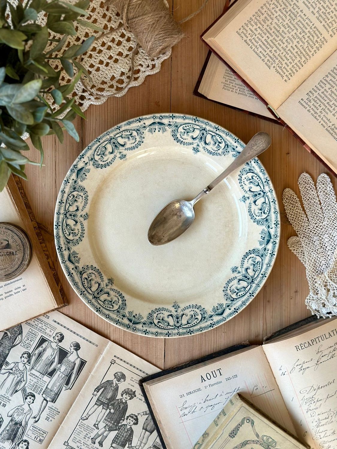 Plat rond "Guirlande" - Au Planteur de Caïffa
