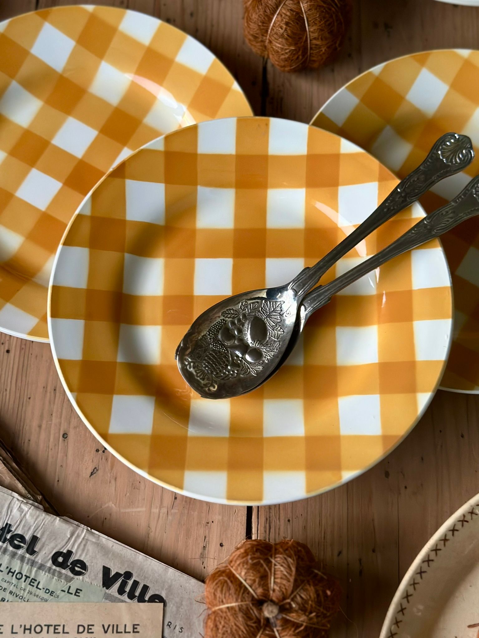 10 assiettes plates style 