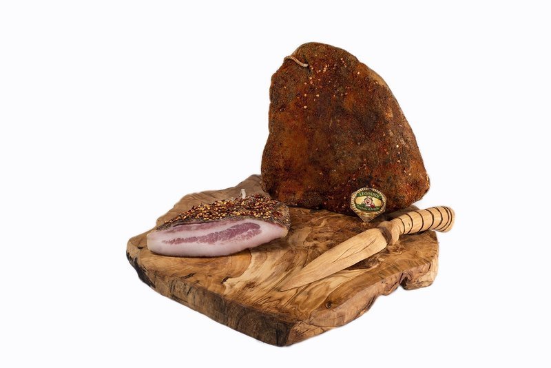 Guanciale stagionato piccante + Salsiccia stagionata dolce + Salsiccia stagionata piccante + Bocconcino stagionato dolce + Coppiette essiccate piccante Guanciale stagionato piccante + Salsiccia stagionata dolce + Salsiccia stagionata piccante + Bocconcino stagionato dolce + Coppiette essiccate piccante