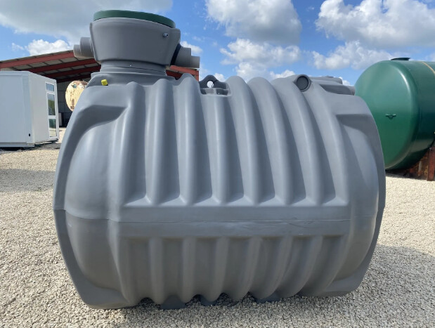 CUVE PEHD 5 000 L AVEC FILTRE REF : W00500422001P