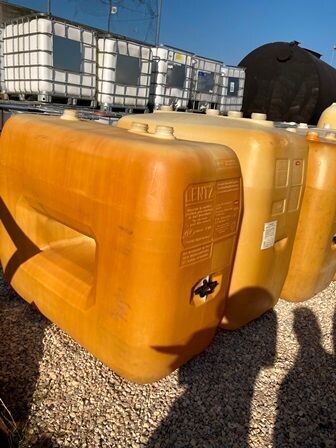 CONTENEUR PLASTIQUE EX STOCKAGE FIOUL 1000 L OCC REF : W00102302002P