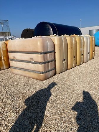 CONTENEUR PLASTIQUE EX STOCKAGE FIOUL 2500 L OCC  REF : W00252302005P