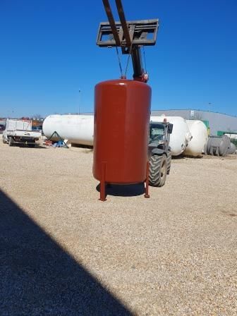 CUVE EX BIÈRE 5 000 LITRES PUYOO VERTICALE AVEC 3 PIEDS REF : W00501309011