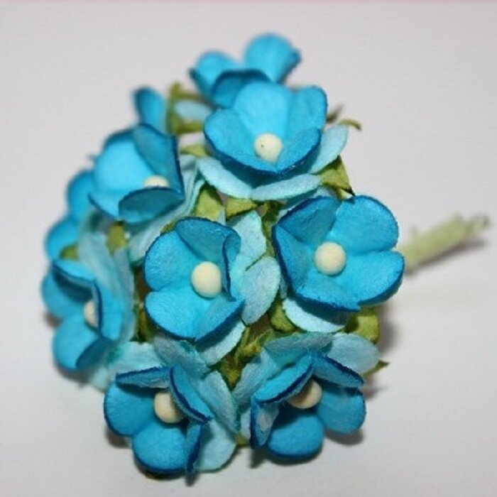 Fleur turquoise et bleue artificielle T 1.5 cm