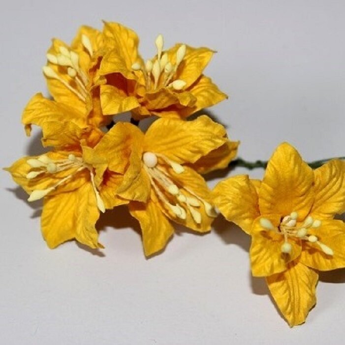 Fleur Lily jaune artificielle