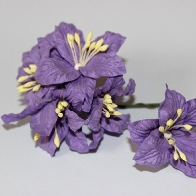 Fleur Lily violette artificielle