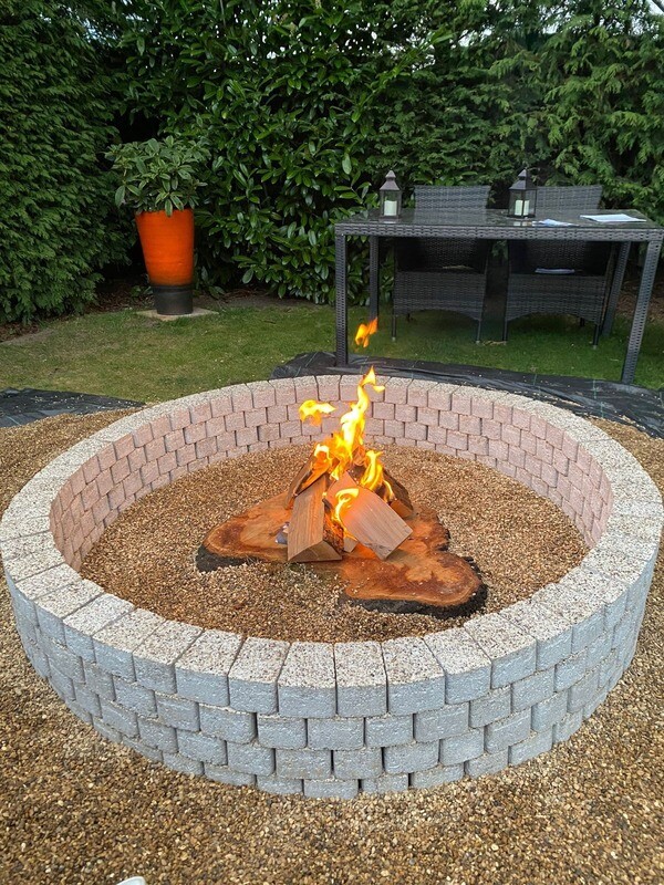 160 cm- 140cm  Firepit