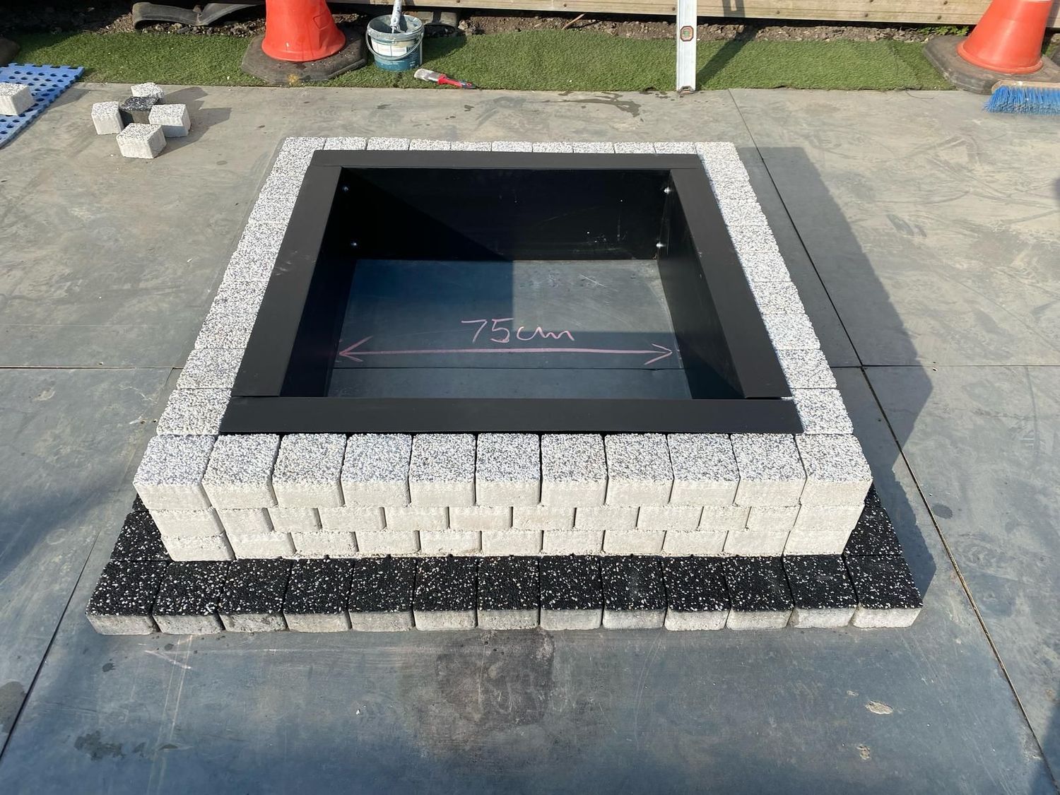 White square fire pit 159 cm