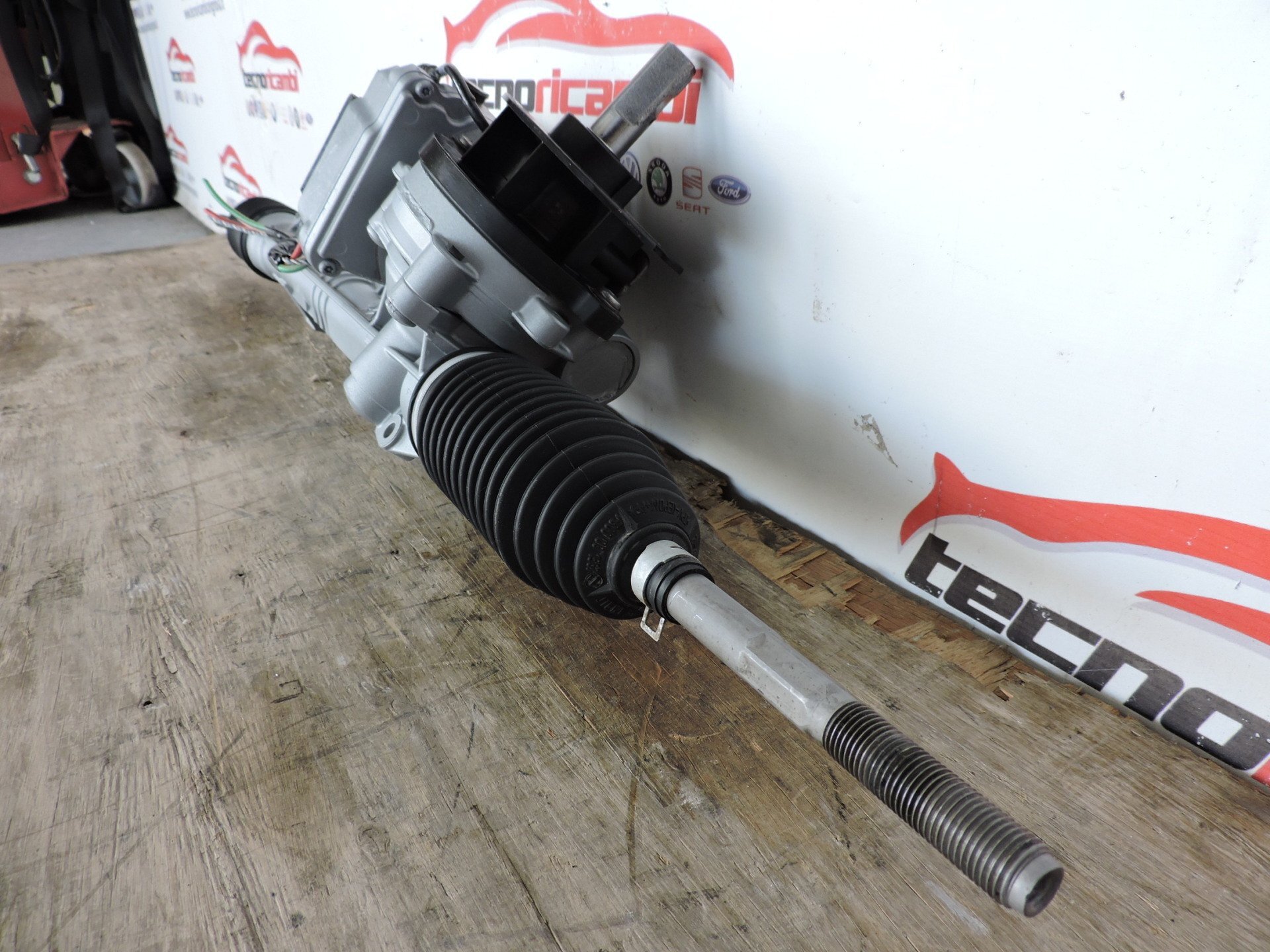 SCATOLA GUIDA PEUGEOT 208 - REVISIONATA