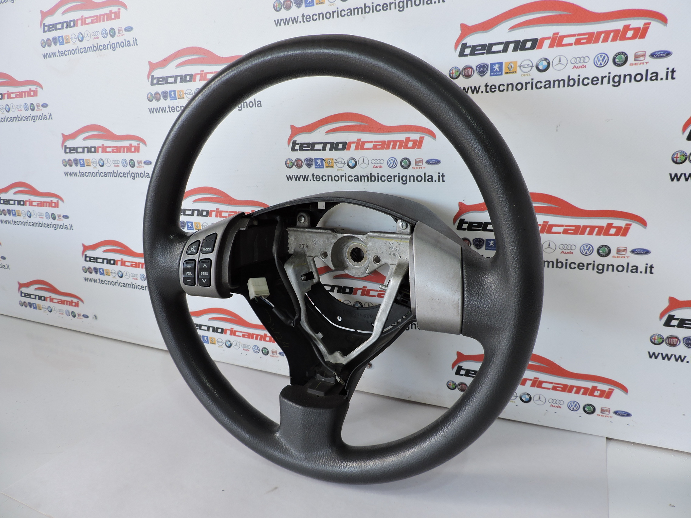 VOLANTE SUZUKI SWIFT 2005/2011 - RF8001