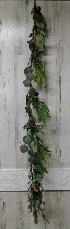 5&#39; Eucalyptus/Pine Garland w/Berries