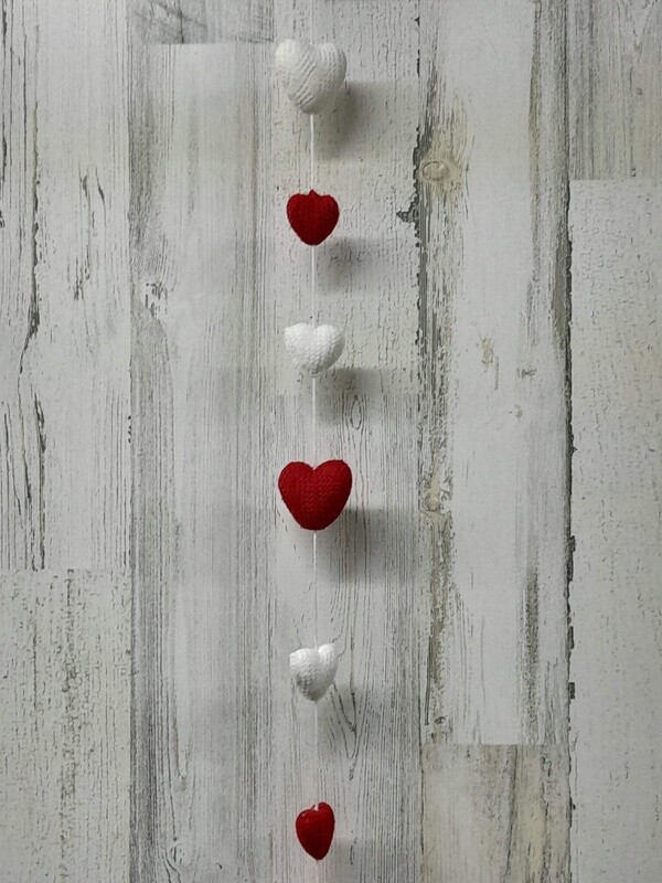 6&#39; Knit Heart Garland