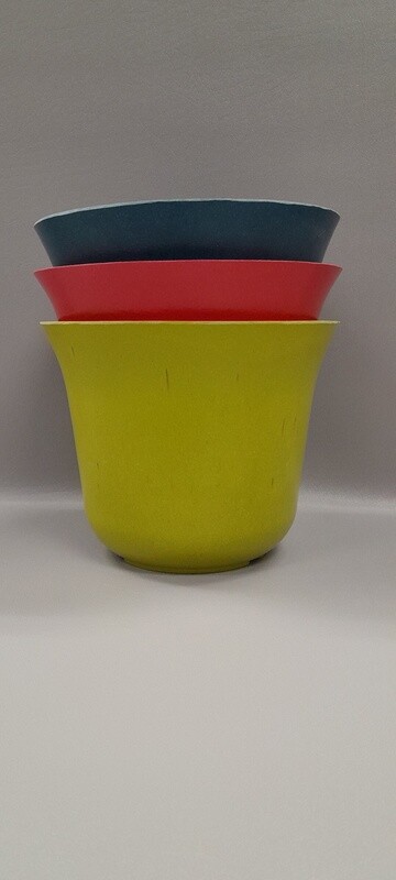 5.5&quot;x7&quot; Round Planter Assorted  (Plastic)