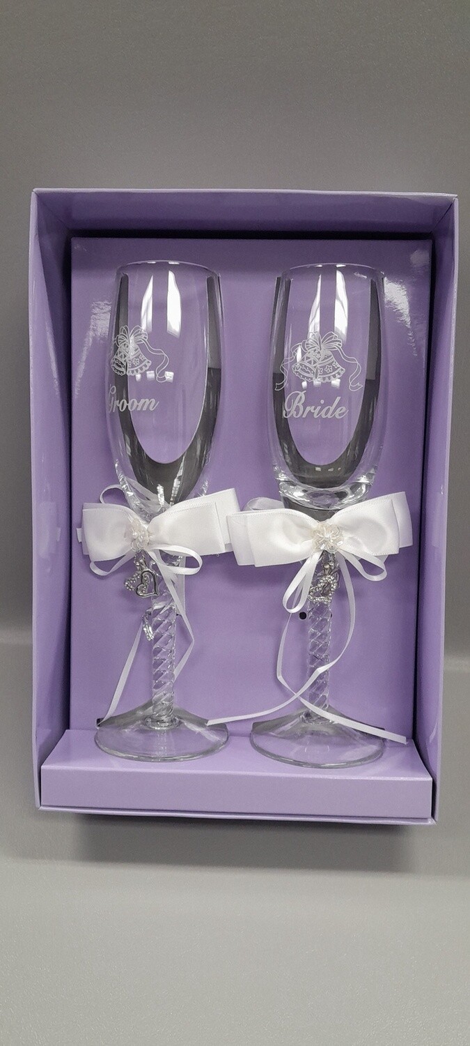 Champagne Flute Set w/Hearts White