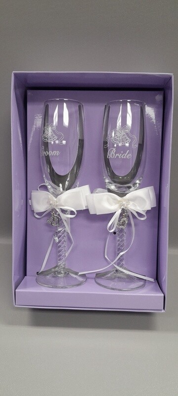 Champagne Flute Set w/Hearts White