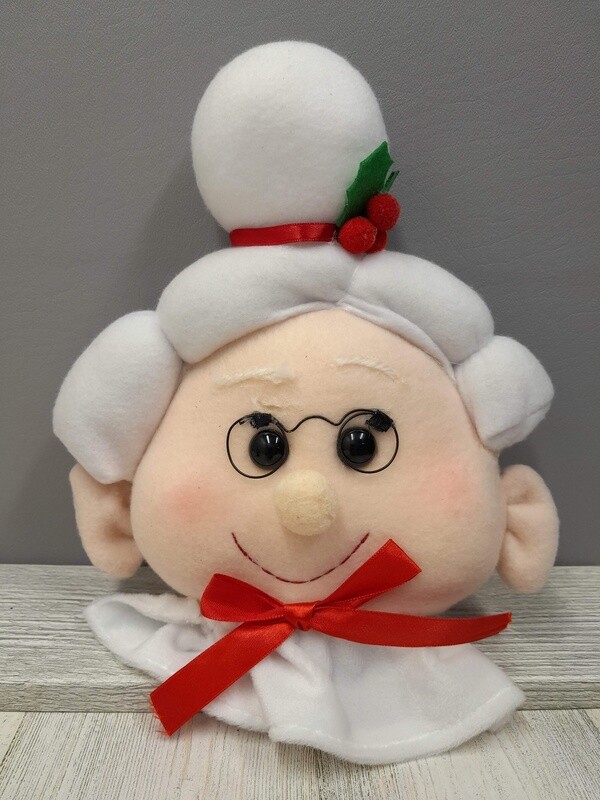 MRS. Claus Wreath Enhancement