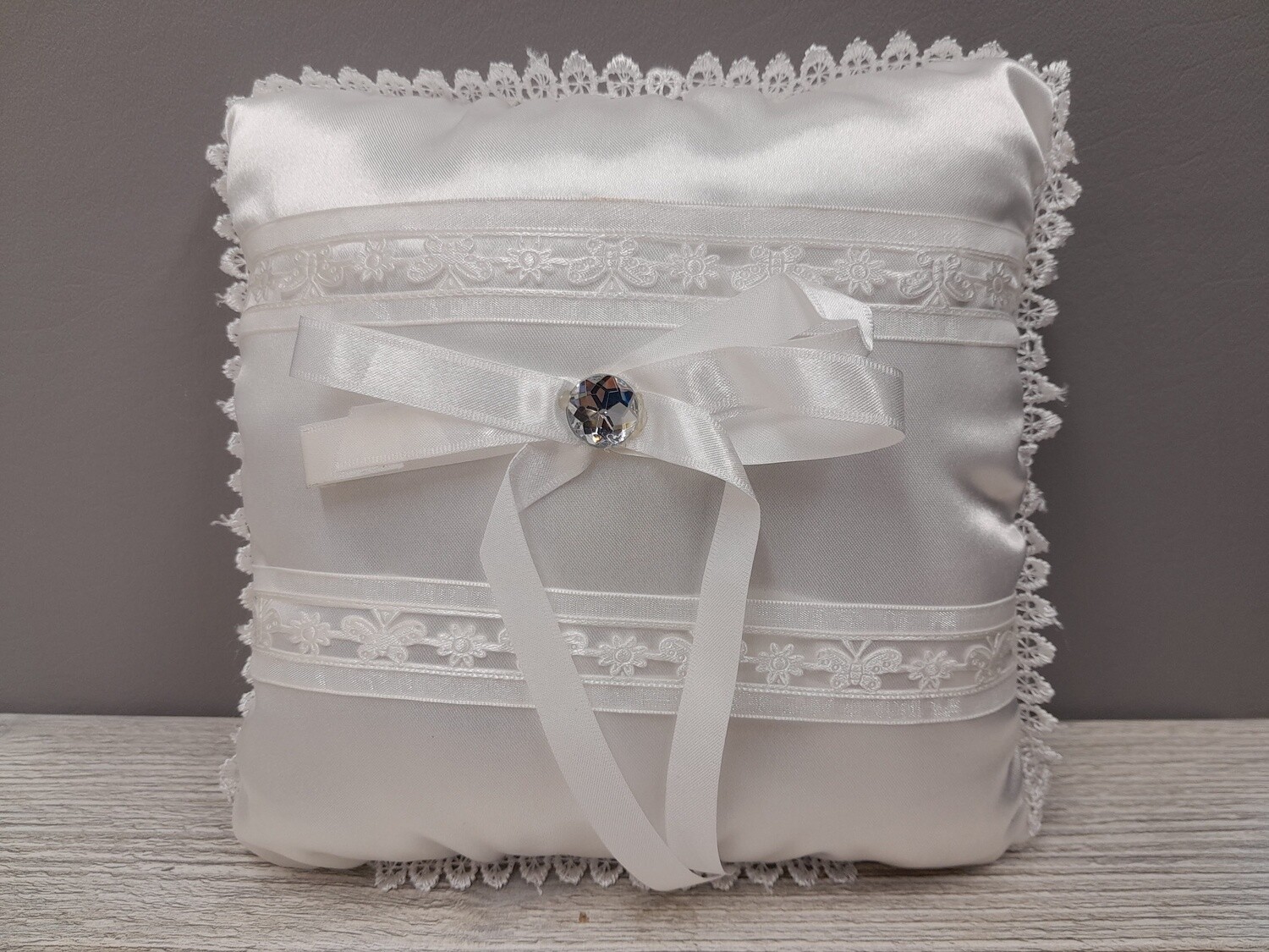 7&quot; Ring Pillow w/Rhinestones White