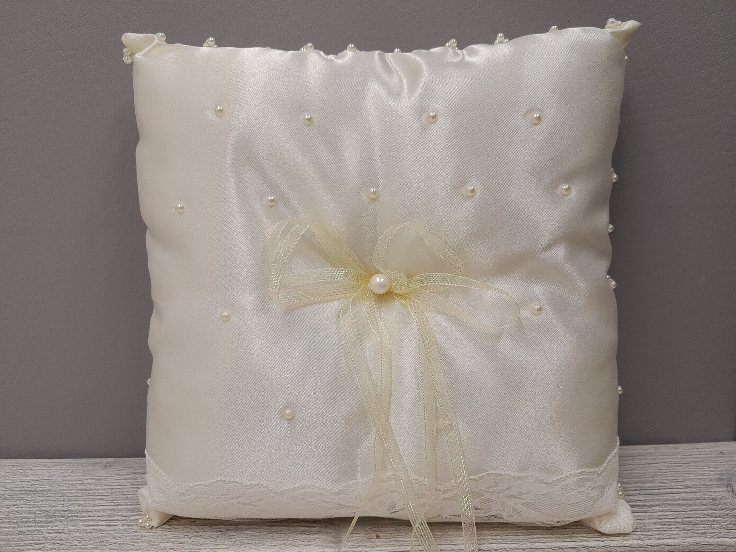 10&quot; Ring Pillow w/Lace/Pearls Ivory
